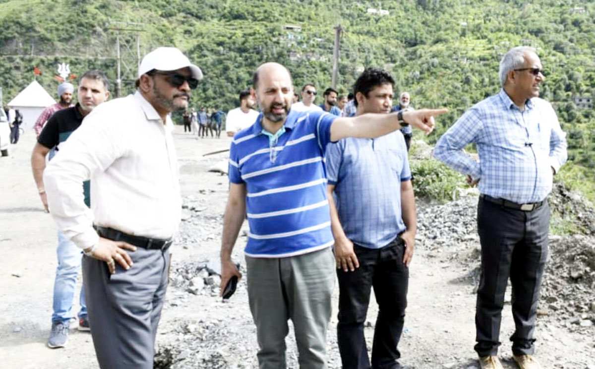 DC Ramban inspecting work on NH-44. DC Ramban inspecting work on NH-44.