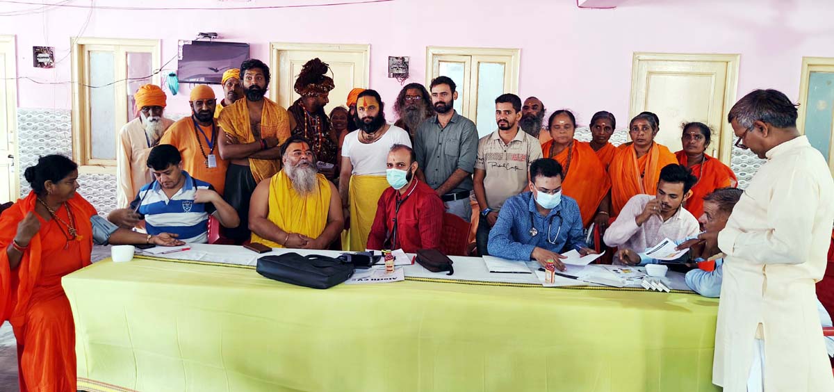 HoD Cardiology GMC and SSH Jammu examining yatris at Shri Ram Mandir, Purani Mandi on Sunday. HoD Cardiology GMC and SSH Jammu examining yatris at Shri Ram Mandir, Purani Mandi on Sunday.