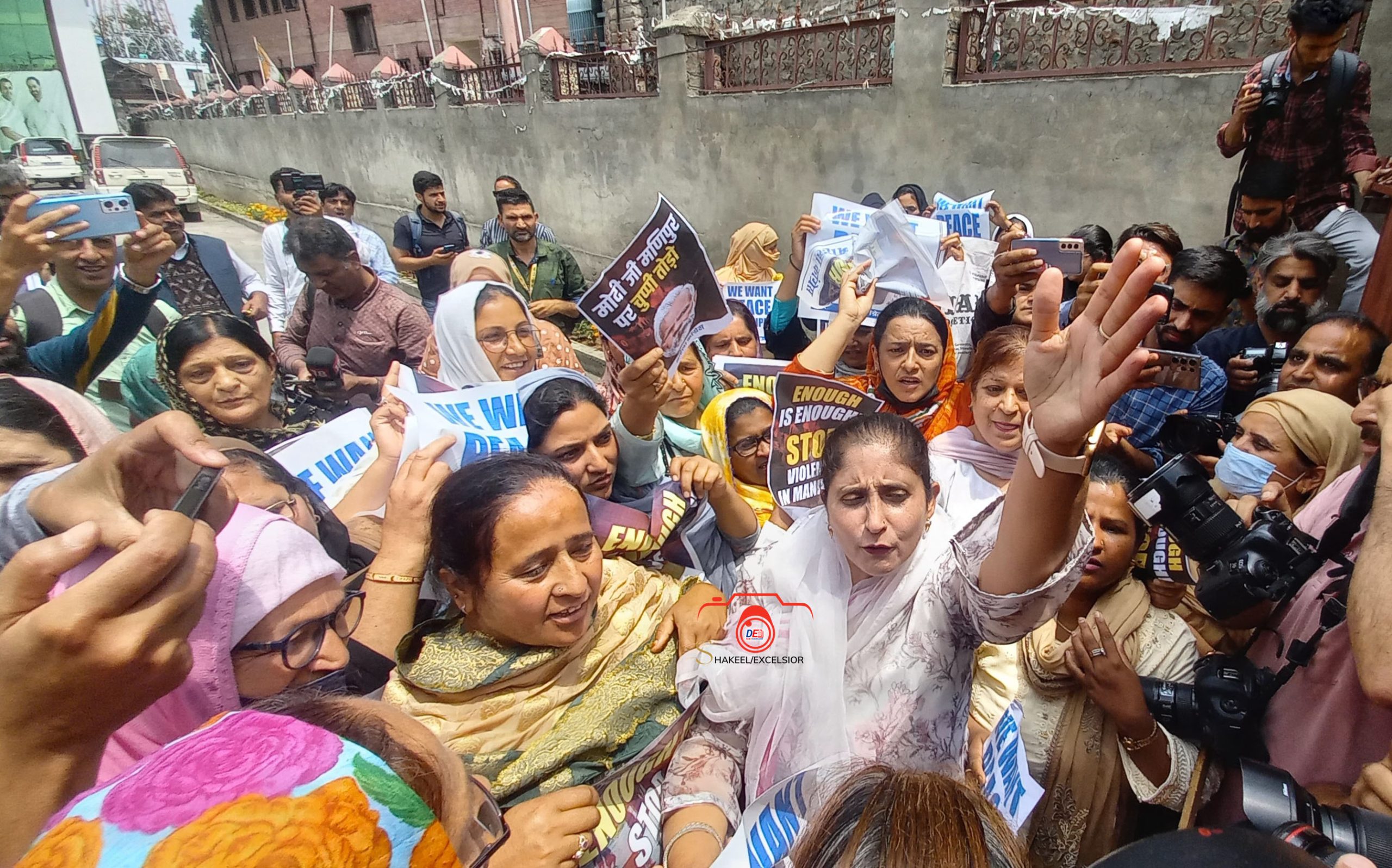 J&K Mahila Cong Protests Over Manipur Issue; Questions 'Silence' Of Prez Murmu, Smriti Irani J&K Mahila Cong Protests Over Manipur Issue; Questions 'Silence' Of Prez Murmu, Smriti Irani