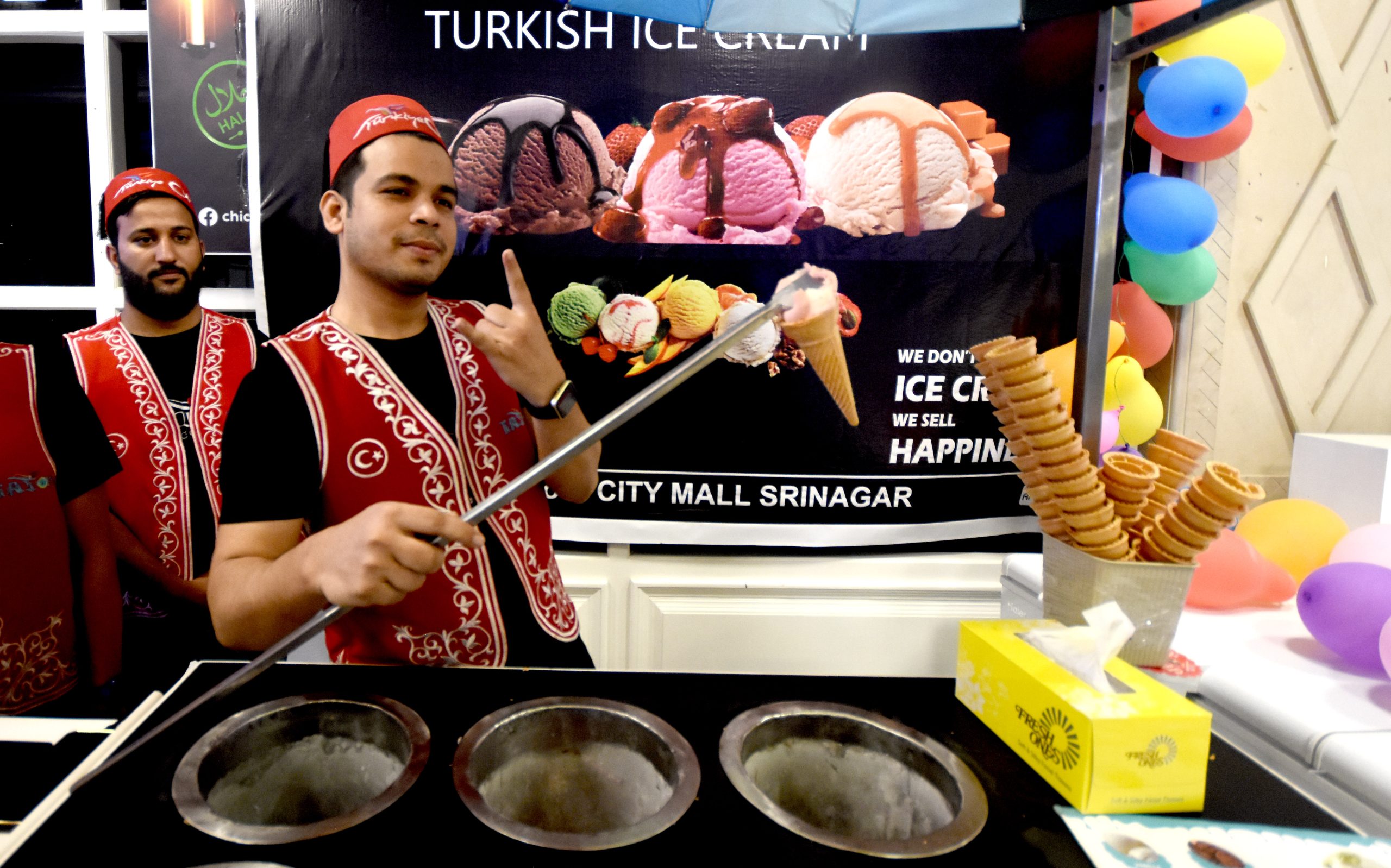 Turkish Ice Cream 'Turquoise' Takes Kashmir Valley By Storm Turkish Ice Cream 'Turquoise' Takes Kashmir Valley By Storm