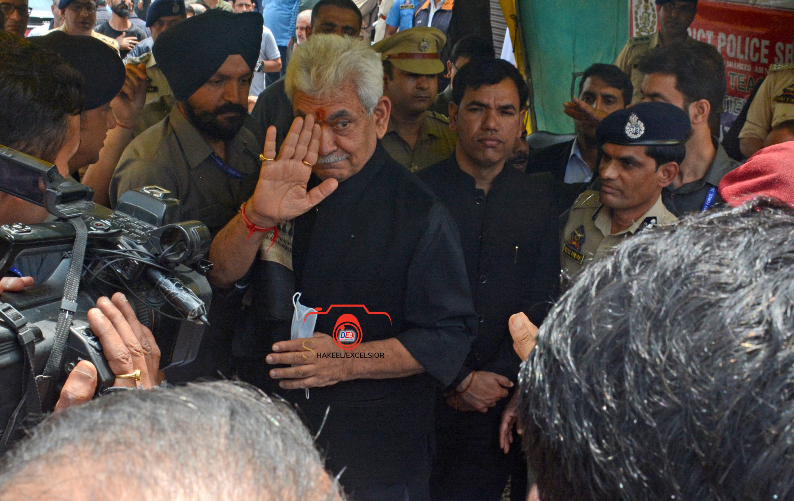 LG Sinha Attends 10th Muharram Procession In Srinagar’s Old City LG Sinha Attends 10th Muharram Procession In Srinagar’s Old City