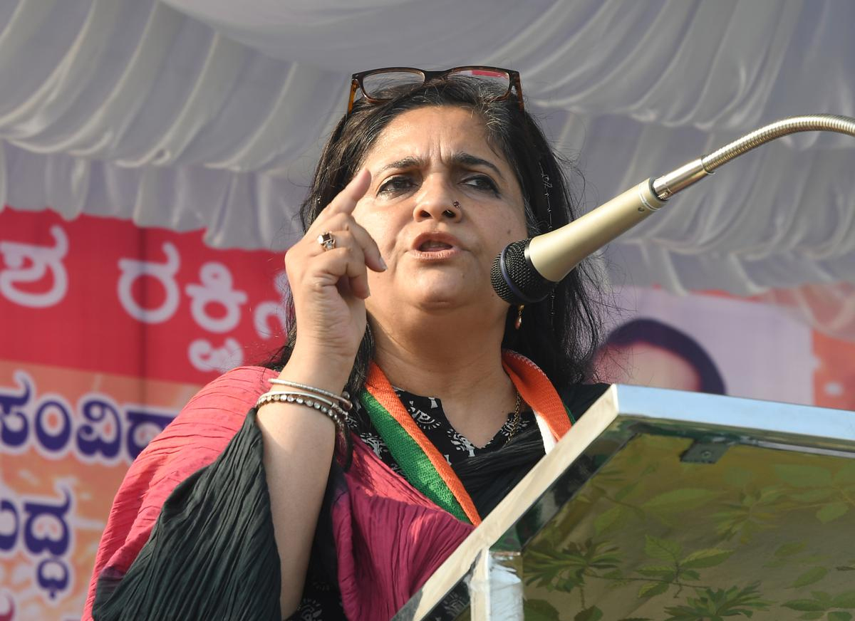 SC Grants Regular Bail To Teesta Setalvad In Post-Godhra Riots Case, Sets Aside Gujarat HC Order SC Grants Regular Bail To Teesta Setalvad In Post-Godhra Riots Case, Sets Aside Gujarat HC Order