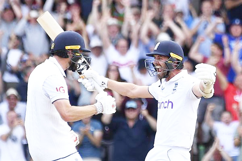 England keeps Ashes series alive with dramatic 3-wicket win over Australia England keeps Ashes series alive with dramatic 3-wicket win over Australia