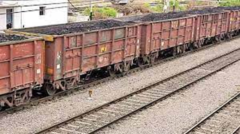 Nurse loses arm and leg after ran over by goods train in Thane district Nurse loses arm and leg after ran over by goods train in Thane district