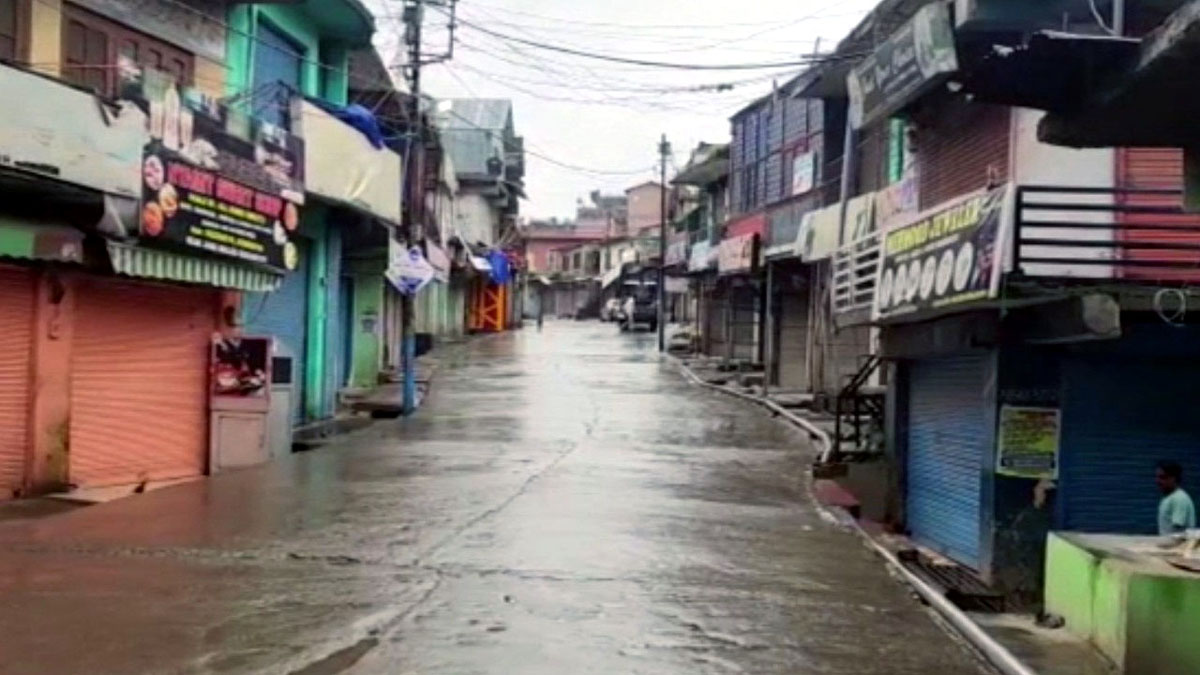 Bandh being observed in Surankote town in district Poonch on Wednesday.—Excelsior/Ramesh Bali Bandh being observed in Surankote town in district Poonch on Wednesday.—Excelsior/Ramesh Bali