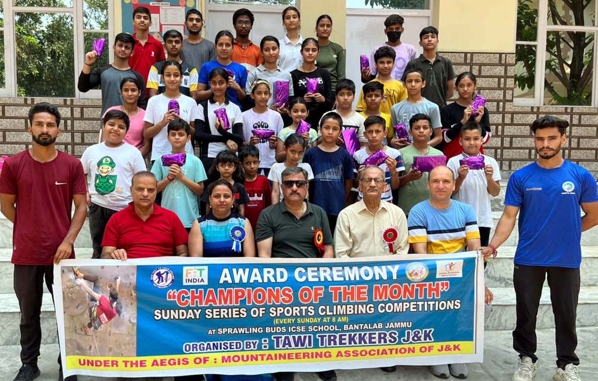 Champions of the June month and winners of 5th Round of Sunday Series of Sport Climbing Competitions posing with dignitaries. Champions of the June month and winners of 5th Round of Sunday Series of Sport Climbing Competitions posing with dignitaries.