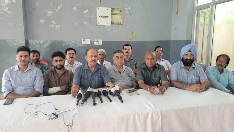 Sham Lal Basson, president All J&K Dalit Chetna Manch addressing a press conference at Jammu on Saturday. Sham Lal Basson, president All J&K Dalit Chetna Manch addressing a press conference at Jammu on Saturday.