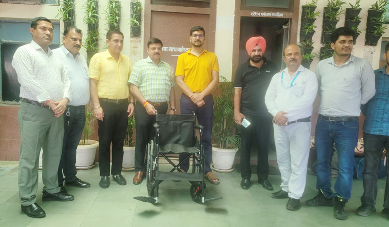 JCCI team led by its president Arun Gupta donating 4 wheel-chairs at Jammu Railway Station for ailing and handicapped Yatris on Thursday. JCCI team led by its president Arun Gupta donating 4 wheel-chairs at Jammu Railway Station for ailing and handicapped Yatris on Thursday.