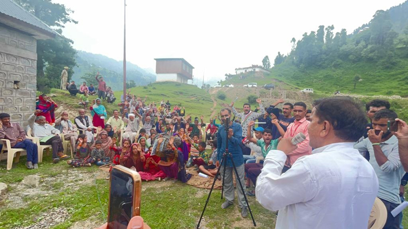 Former minister Harsh Dev Singh addressing public meeting in Latti area of Udhampur on Sunday. Former minister Harsh Dev Singh addressing public meeting in Latti area of Udhampur on Sunday.
