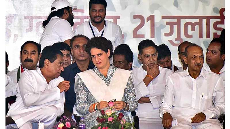 AICC General Secretary Priyanka Gandhi Vadra with MP Congress President Kamal Nath during party's 'Jan Aakrosh' rally, in Gwalior.