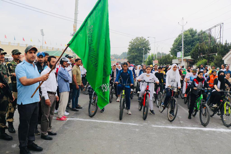 DC Srinagar Aijaz Asad flags off Cyclothon for a Drug-Free Srinagar. DC Srinagar Aijaz Asad flags off Cyclothon for a Drug-Free Srinagar.