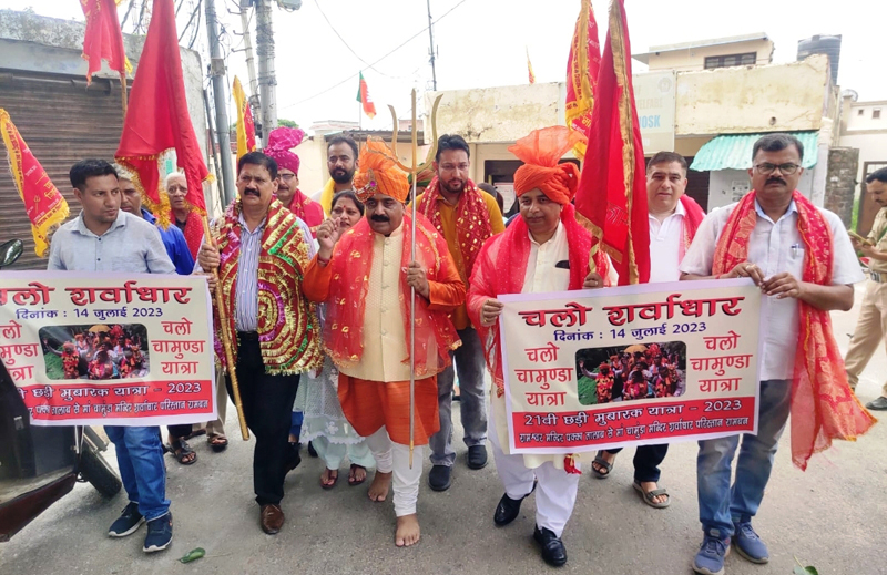 Former Minister and senior BJP leader, Sat Sharma along with Rajiv Charak patron in chief of Chamunda Committee flagging off Chhari Mubarak Yatra at Jammu on Friday. Former Minister and senior BJP leader, Sat Sharma along with Rajiv Charak patron in chief of Chamunda Committee flagging off Chhari Mubarak Yatra at Jammu on Friday.
