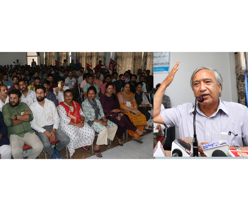 Senior CPI(M) leader and former MLA Mohd Yousuf Tarigami addressing CITU convention in Jammu on Sunday. —Excelsior/ Rakesh Senior CPI(M) leader and former MLA Mohd Yousuf Tarigami addressing CITU convention in Jammu on Sunday. —Excelsior/ Rakesh