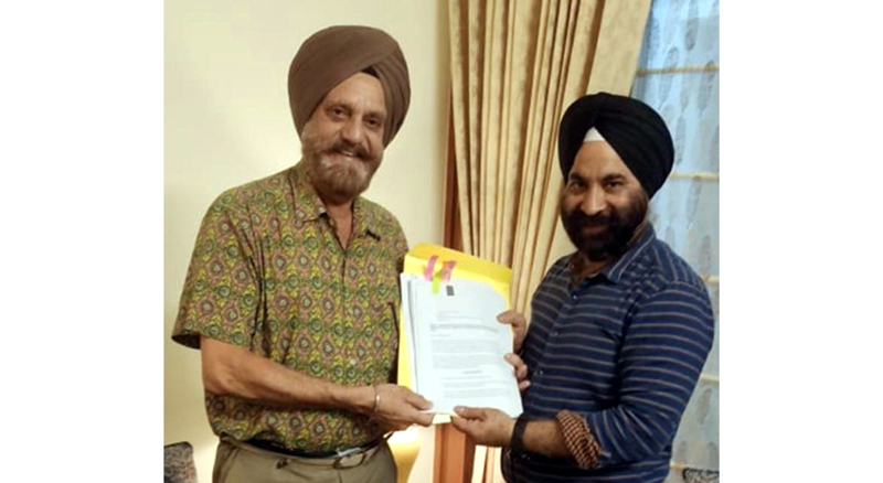Lt Gen PS Mehta (Retd.) Advisor, NCM, receiving memorandum at Chandigarh. Lt Gen PS Mehta (Retd.) Advisor, NCM, receiving memorandum at Chandigarh.
