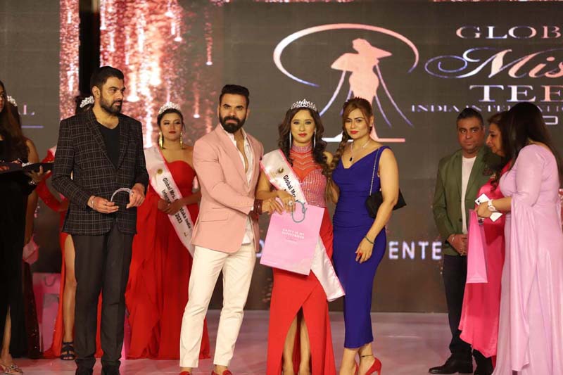 Seepika Mehra being crowned as Global Mrs Karnataka India International 2023 in New Delhi. Seepika Mehra being crowned as Global Mrs Karnataka India International 2023 in New Delhi.