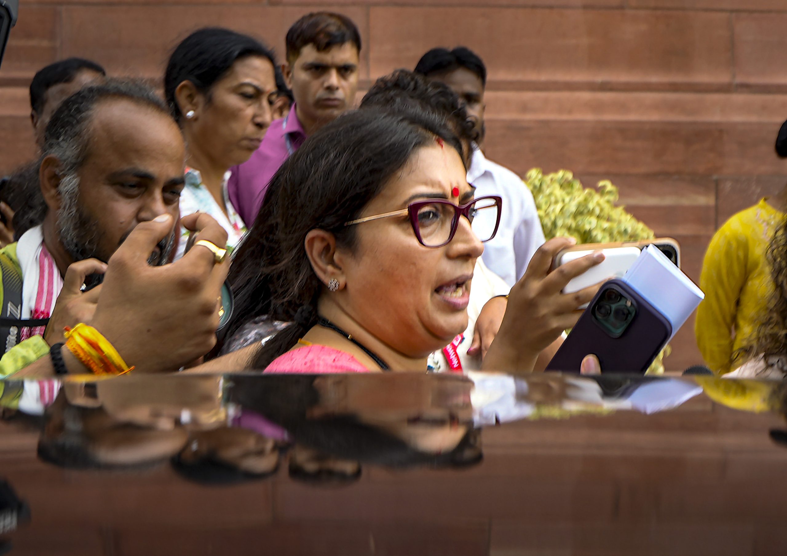 BJP Women Leaders Complain To LS Speaker Against Rahul Gandhi BJP Women Leaders Complain To LS Speaker Against Rahul Gandhi