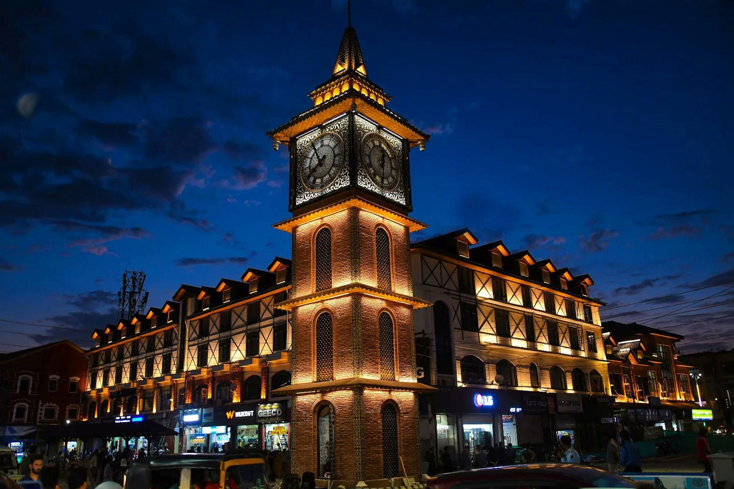 Renovated Clock Tower At Lal Chowk Gives Glimpse Of London In Heart Of Srinagar Renovated Clock Tower At Lal Chowk Gives Glimpse Of London In Heart Of Srinagar