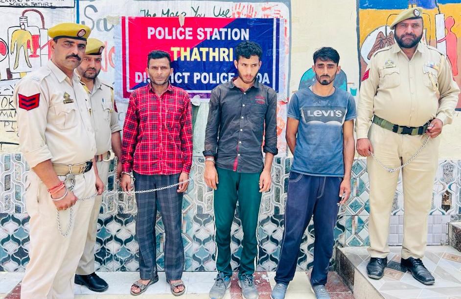 3 Arrested For Staging Accident To Swindle Merchandise Worth Lakhs In Jammu's Doda 3 Arrested For Staging Accident To Swindle Merchandise Worth Lakhs In Jammu's Doda