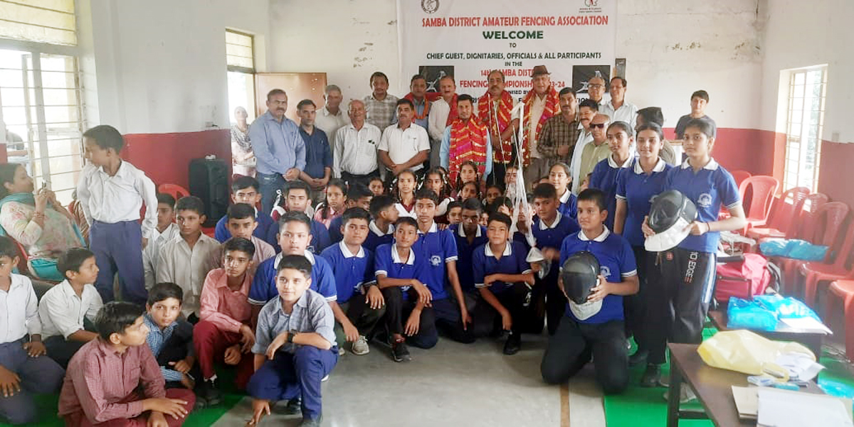 Fencers of Samba posing for photograph with dignitaries on Friday. Fencers of Samba posing for photograph with dignitaries on Friday.