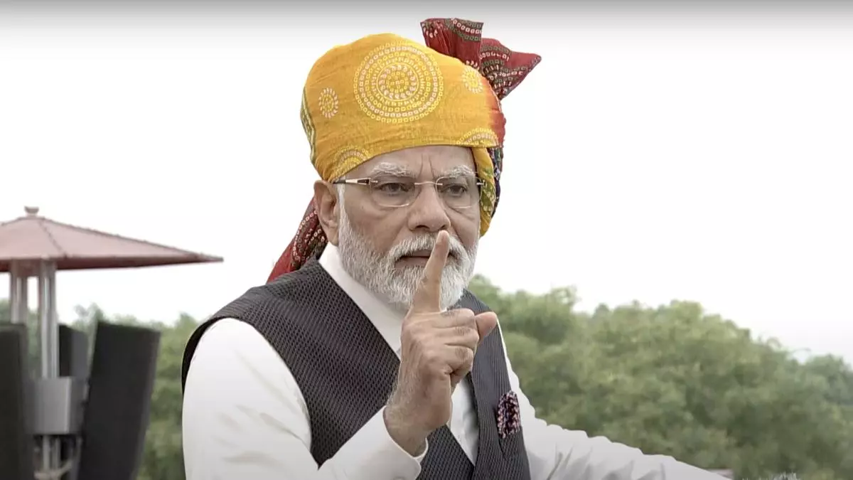 PM Begins I-Day Speech By Addressing People Of India As His 'Family Members' PM Begins I-Day Speech By Addressing People Of India As His 'Family Members'
