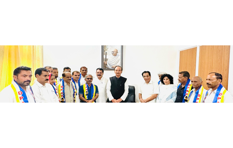 Ghulam Nabi Azad with senior leaders of DPAP and new entrants in the party at Jammu on Monday. Ghulam Nabi Azad with senior leaders of DPAP and new entrants in the party at Jammu on Monday.
