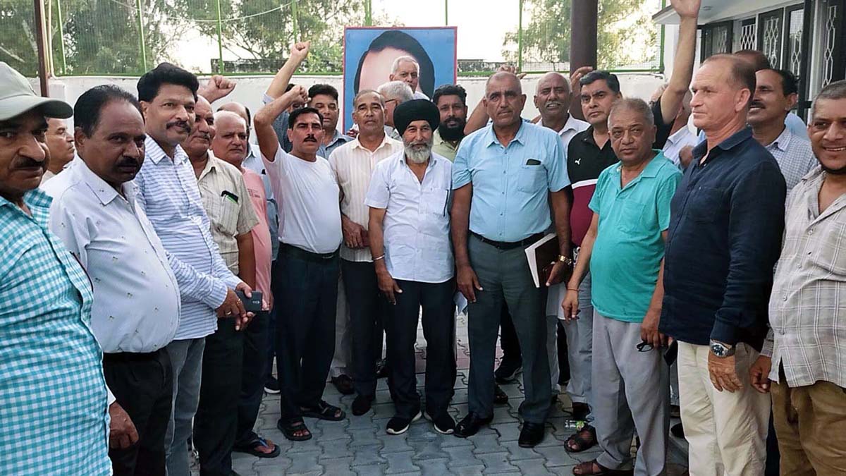 BSP J&K unit leaders during meeting in RS Pura on Monday. BSP J&K unit leaders during meeting in RS Pura on Monday.