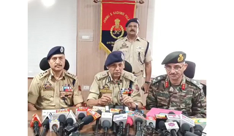 ADGP Jammu Zone Mukesh Singh and GOC Romeo Force Maj Gen Mohit Trivedi addressing a press conference in Rajouri. Another pic on page 2. — Excelsior/Imran ADGP Jammu Zone Mukesh Singh and GOC Romeo Force Maj Gen Mohit Trivedi addressing a press conference in Rajouri. Another pic on page 2. — Excelsior/Imran