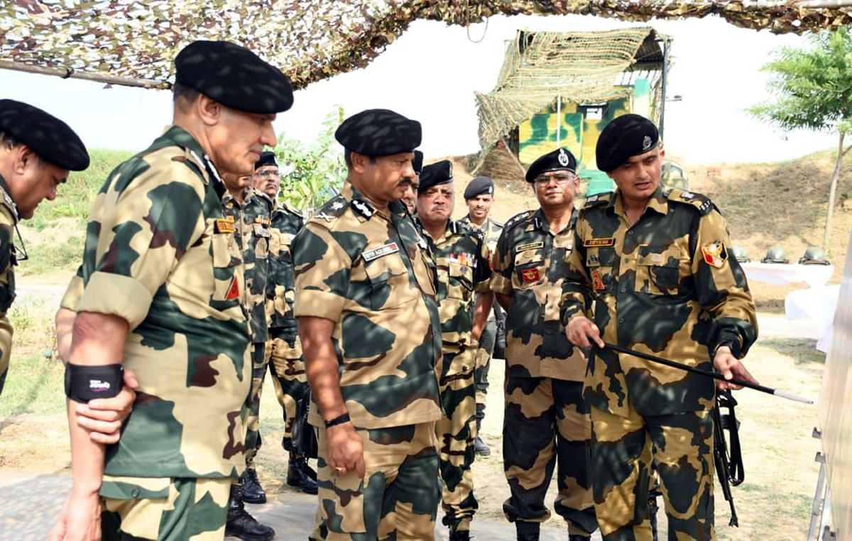 DG BSF Nitin Agrawal flanked by senior officers reviewing the security in Jammu Frontier. DG BSF Nitin Agrawal flanked by senior officers reviewing the security in Jammu Frontier.