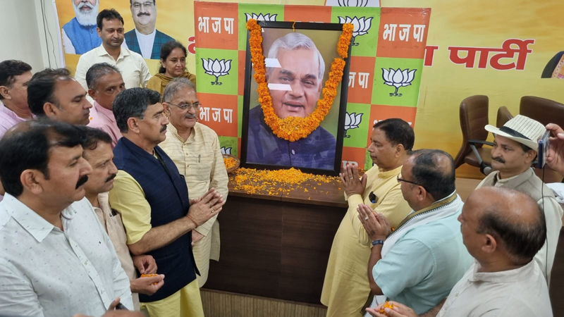 BJP leaders paying tribute to former Prime Minister, Atal Behari Vajpayee on his fifth death anniversary at Jammu on Wednesday. BJP leaders paying tribute to former Prime Minister, Atal Behari Vajpayee on his fifth death anniversary at Jammu on Wednesday.