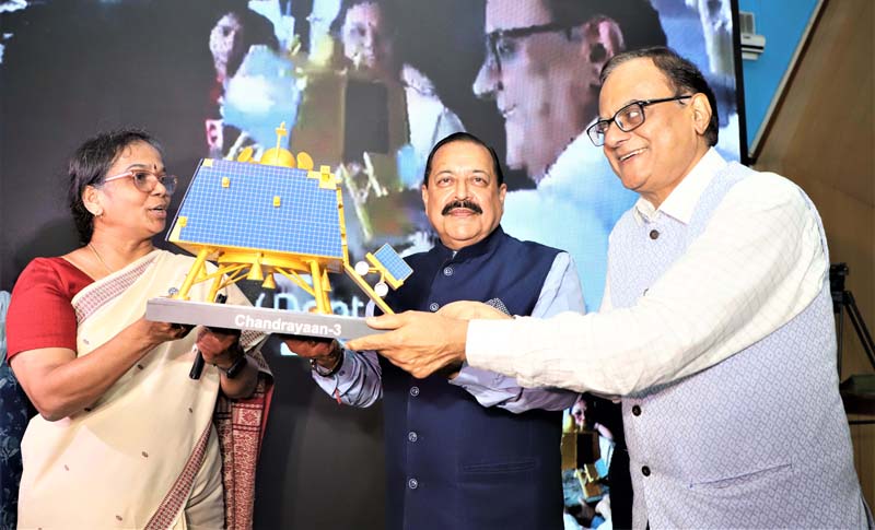 Union Minister Dr Jitendra Singh being presented a Chandrayaan replica memento by Principal Scientific Advisor of India, Prof Ajay Sood and DG CSIR, Dr Kalaiselvi after the successful landing of Chandrayaan3 on the Moon, on Wednesday. Union Minister Dr Jitendra Singh being presented a Chandrayaan replica memento by Principal Scientific Advisor of India, Prof Ajay Sood and DG CSIR, Dr Kalaiselvi after the successful landing of Chandrayaan3 on the Moon, on Wednesday.