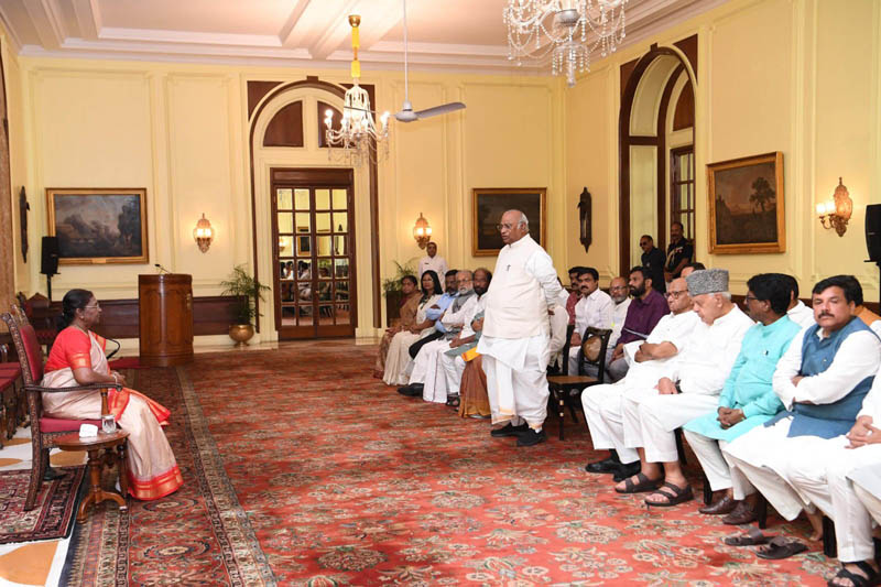 I.N.D.I.A. alliance MPs meeting with President Droupadi Murmu on their return from ethnic violence hit Manipur, in New Delhi on Wednesday. (UNI) I.N.D.I.A. alliance MPs meeting with President Droupadi Murmu on their return from ethnic violence hit Manipur, in New Delhi on Wednesday. (UNI)