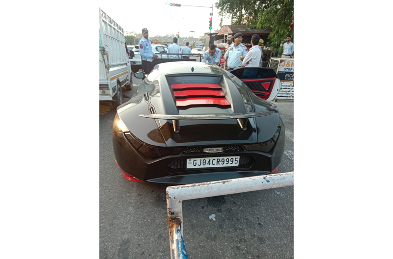 Fabricated vehicle of Youtube blogger Amir Majid seized by Traffic Police City. Fabricated vehicle of Youtube blogger Amir Majid seized by Traffic Police City.