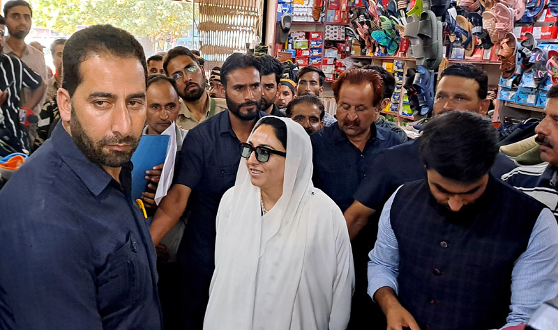 Waqf Chairperson Dr Darakhshan Andrabi during visit to Auqaf Market in Srinagar on Tuesday. -Excelsior/Shakeel Waqf Chairperson Dr Darakhshan Andrabi during visit to Auqaf Market in Srinagar on Tuesday. -Excelsior/Shakeel