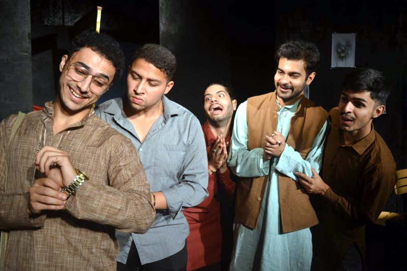A scene from the play ‘Do Kalakaar’ directed by Neeraj Kant, presented at Natrang’s Sunday Theatre series in Jammu. A scene from the play ‘Do Kalakaar’ directed by Neeraj Kant, presented at Natrang’s Sunday Theatre series in Jammu.