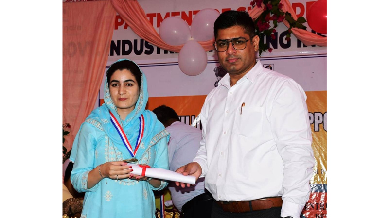DC Rajouri Vikas Kundal presenting certificate to a trainee during convocation ceremony at ITI Rajouri on Monday. DC Rajouri Vikas Kundal presenting certificate to a trainee during convocation ceremony at ITI Rajouri on Monday.