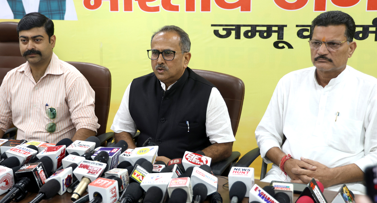 Former Deputy Chief Minister & BJP senior leader, Dr. Nirmal Singh addressing a press conference in Jammu. -Excelsior/Rakesh Former Deputy Chief Minister & BJP senior leader, Dr. Nirmal Singh addressing a press conference in Jammu. -Excelsior/Rakesh
