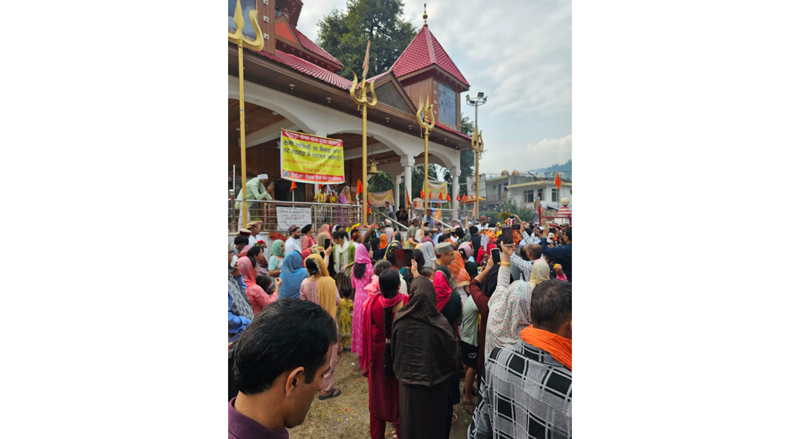 Devotees at Shri Vasuki Naag temple as the annual Kailash Yatra concludes. — Excelsior/Tilak Raj Devotees at Shri Vasuki Naag temple as the annual Kailash Yatra concludes. — Excelsior/Tilak Raj