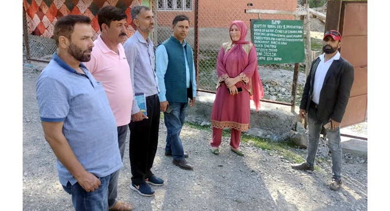 CEO IWMP Bharat Bhushan inspecting Swachh Bharat Mission works in a border area. CEO IWMP Bharat Bhushan inspecting Swachh Bharat Mission works in a border area.