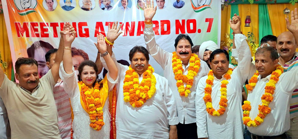 Senior Cong leaders during public meeting in Jammu South. Senior Cong leaders during public meeting in Jammu South.