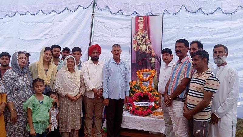 Congress leader Taranjit Singh Tony paying tribute to the martyr Rifleman Shubham Sharma on Sunday. Congress leader Taranjit Singh Tony paying tribute to the martyr Rifleman Shubham Sharma on Sunday.