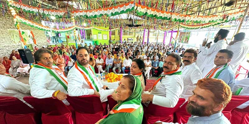 Senior Cong leaders during party meeting in Reasi on Sunday. Senior Cong leaders during party meeting in Reasi on Sunday.