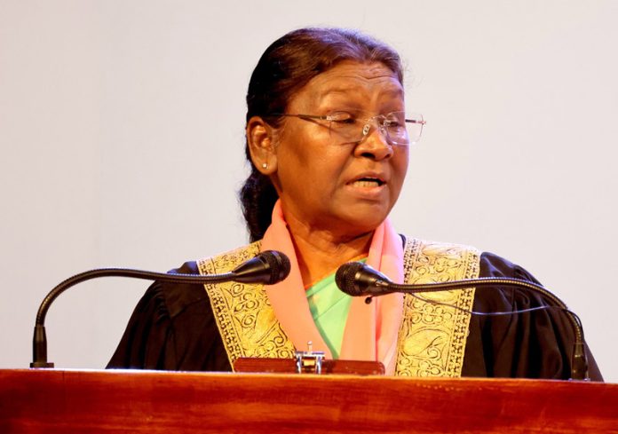 President Droupadi Murmu addressing Kashmir University convocation on Wednesday. -Excelsior/Shakeel President Droupadi Murmu addressing Kashmir University convocation on Wednesday. -Excelsior/Shakeel