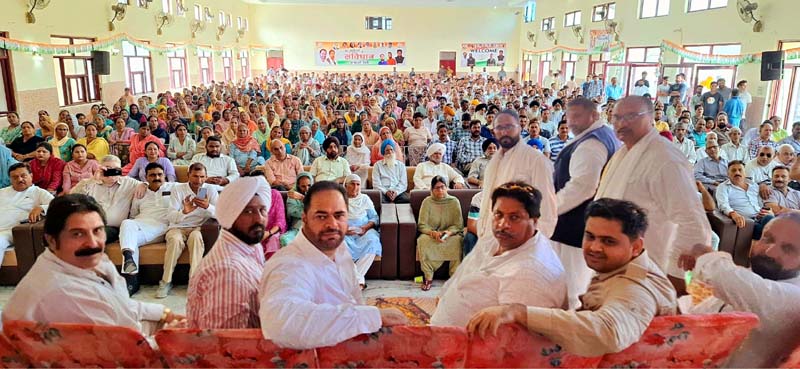 Senior Cong leaders during public rally at Karan Bagh near airport in Jammu on Sunday. -Excelsior/Rakesh Senior Cong leaders during public rally at Karan Bagh near airport in Jammu on Sunday. -Excelsior/Rakesh
