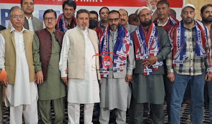 Srinagar APNI PARTY 01