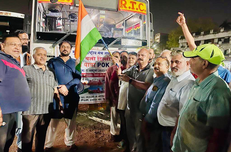 BJP vice president, Yudhvir Sethi flagging off the Muslim Rashtriya Manch activists at Jammu on Saturday. BJP vice president, Yudhvir Sethi flagging off the Muslim Rashtriya Manch activists at Jammu on Saturday.