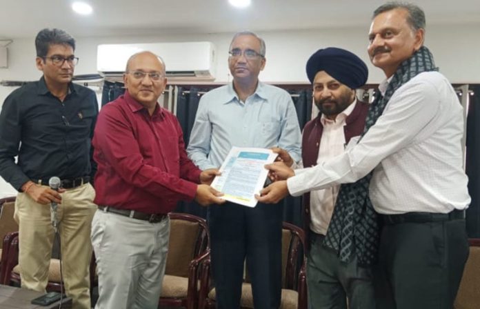 IGP Jammu Anand Jain, Director Ayush J&K Dr Mohan Singh and other dignitaries during Online Organ Donation Pledge Camp in Jammu.