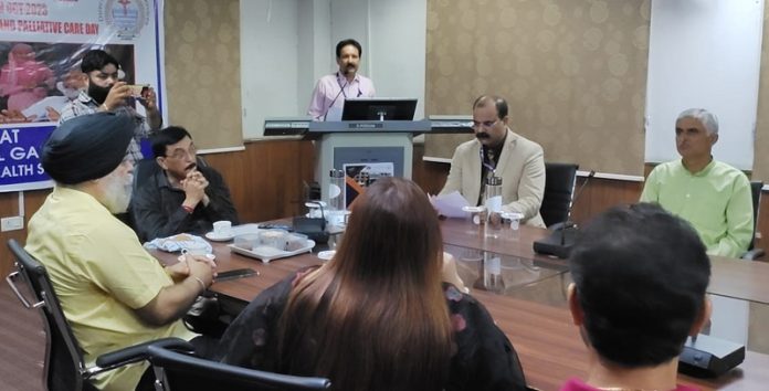 DHS Jammu Dr Rajiv Sharma, CMO Jammu Dr Harbaksh Singh and others during a seminar at Government Hospital, Gandhi Nagar in Jammu.