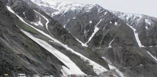 Sub-Zero Chill Grips Kashmir As Zojila Plunges To -17°C