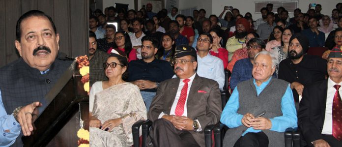 Union Minister Dr Jitendra Singh delivering lecture in University of Jammu on Monday. —Excelsior/Rakesh Union Minister Dr Jitendra Singh delivering lecture in University of Jammu on Monday. —Excelsior/Rakesh