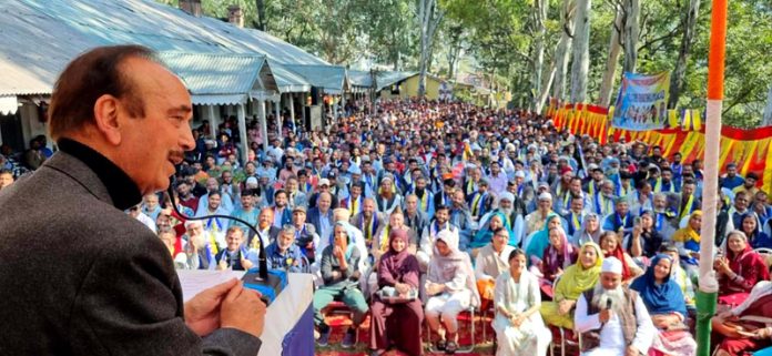 Former CM and DPAP chairman Ghulam Nabi Azad addressing a rally at Ramban on Sunday. -Excelsior/Parvaiz Mir Former CM and DPAP chairman Ghulam Nabi Azad addressing a rally at Ramban on Sunday. -Excelsior/Parvaiz Mir